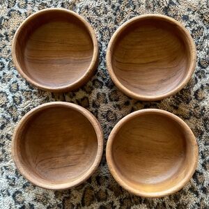 4 Wooden Bowls
